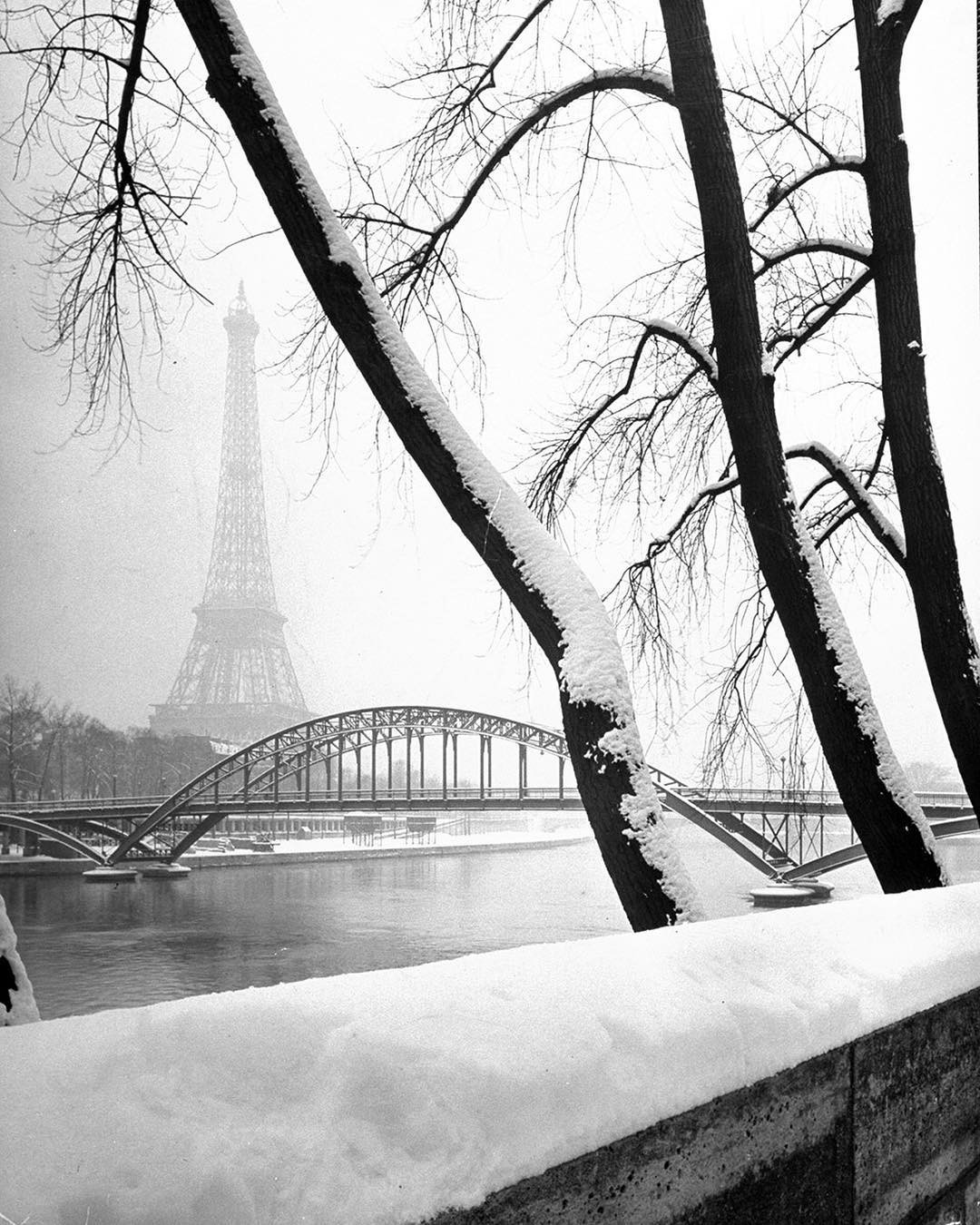 Париж под снегом, 1948 год. Фото Дмитрий Кессель
