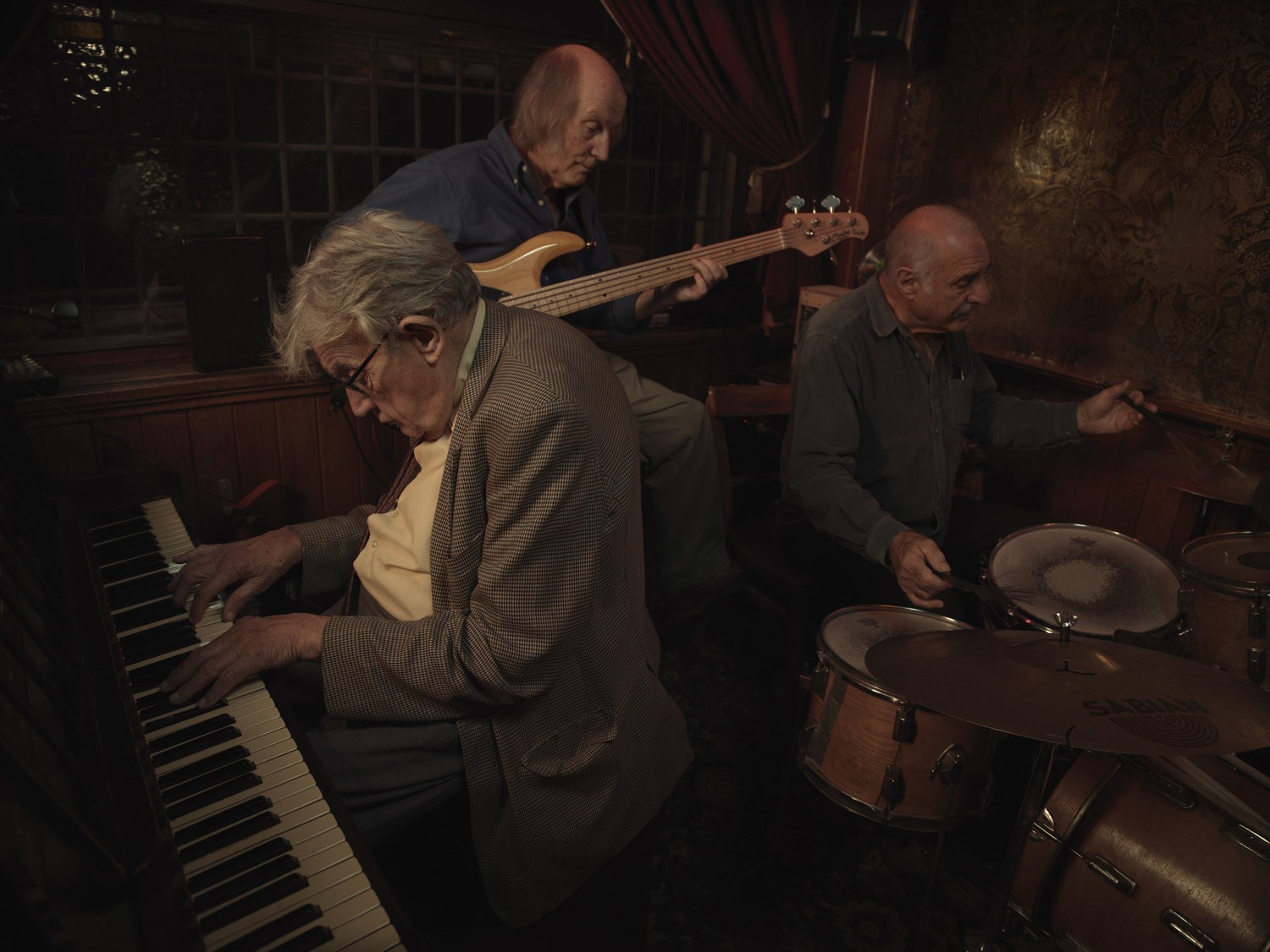 Джазовые музыканты в пабе Пальма, Восточный Лондон. Фотограф Том Олдхэм