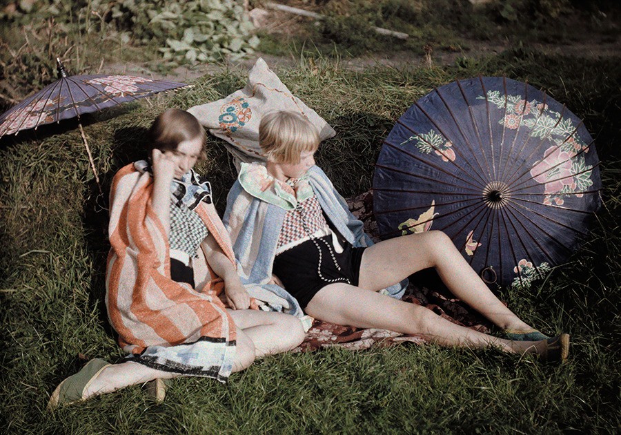 Место под солнцем, Англия, 1929. Фотограф Бернард Уэйкман — Странный цвет: краски жизни в плёночных фотографиях / Камералабс