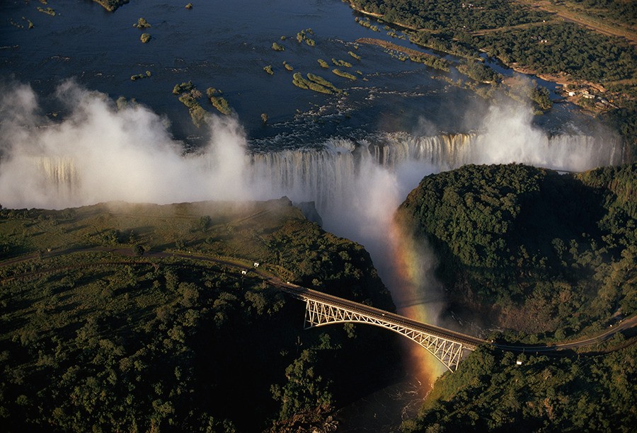 Водопад Виктория, Замбия, Африка. Фотограф Уолтер Мейерс Эдвардс