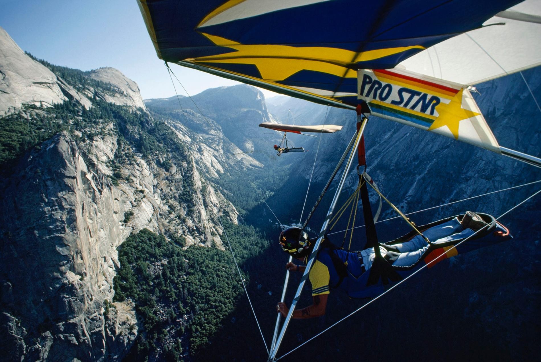 Дельтапланы над Йосемитской долиной, 1985. Фотограф Джонатан Блэр