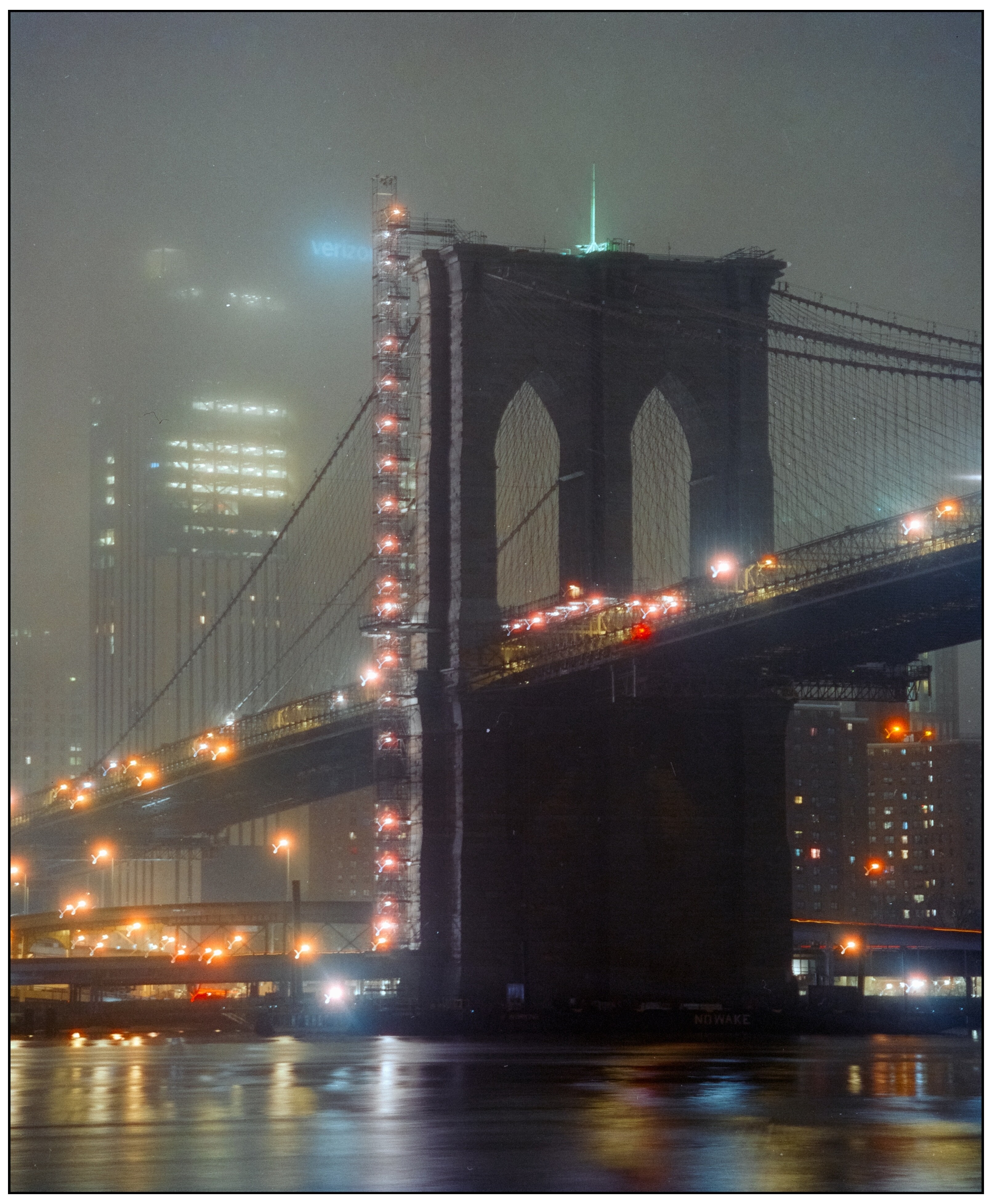 Бруклинский мост в 4 часа утра. Фотограф chrislo1996