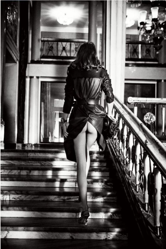 Model on the stairs, 2019. Photographer Ellen von Unwerth