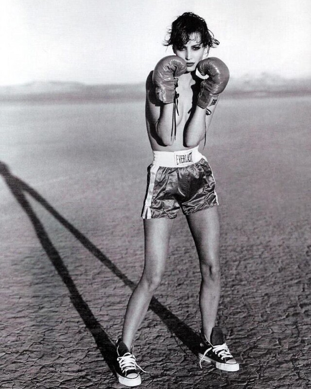 Кристи Тарлингтон в боксёрских перчатках, 1991. Фотограф Санте Д’Орацио