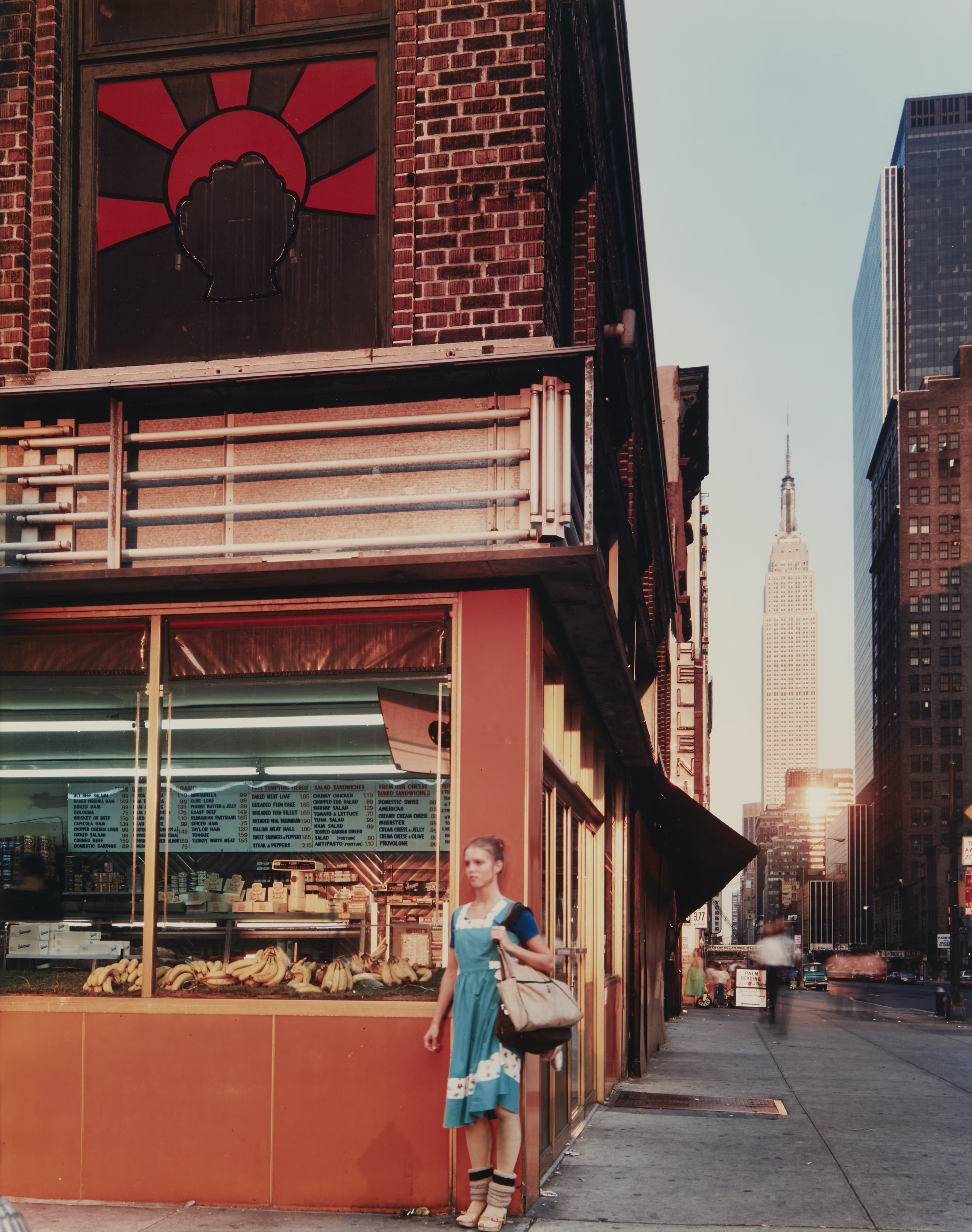 Молодая танцовщица и Эмпайр-стейт-билдинг, Нью-Йорк, 1978. Фотограф Джоэл Мейеровиц