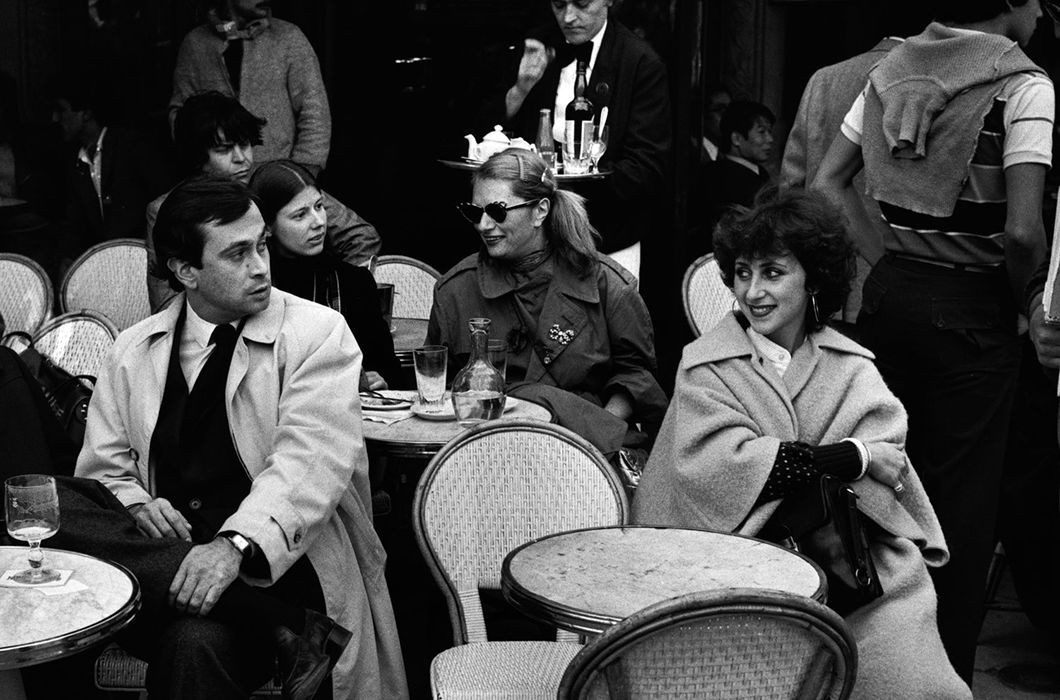 Кафе в Париже, 1980. Фотограф Питер Тёрнли