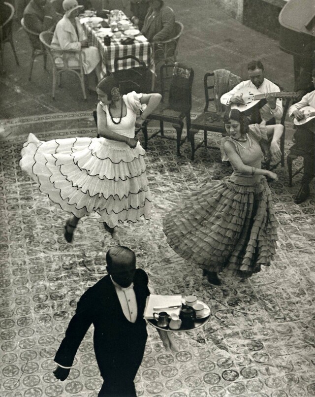 Испанские танцовщицы в Севилье, 1930. Фотограф Мартин Мункачи