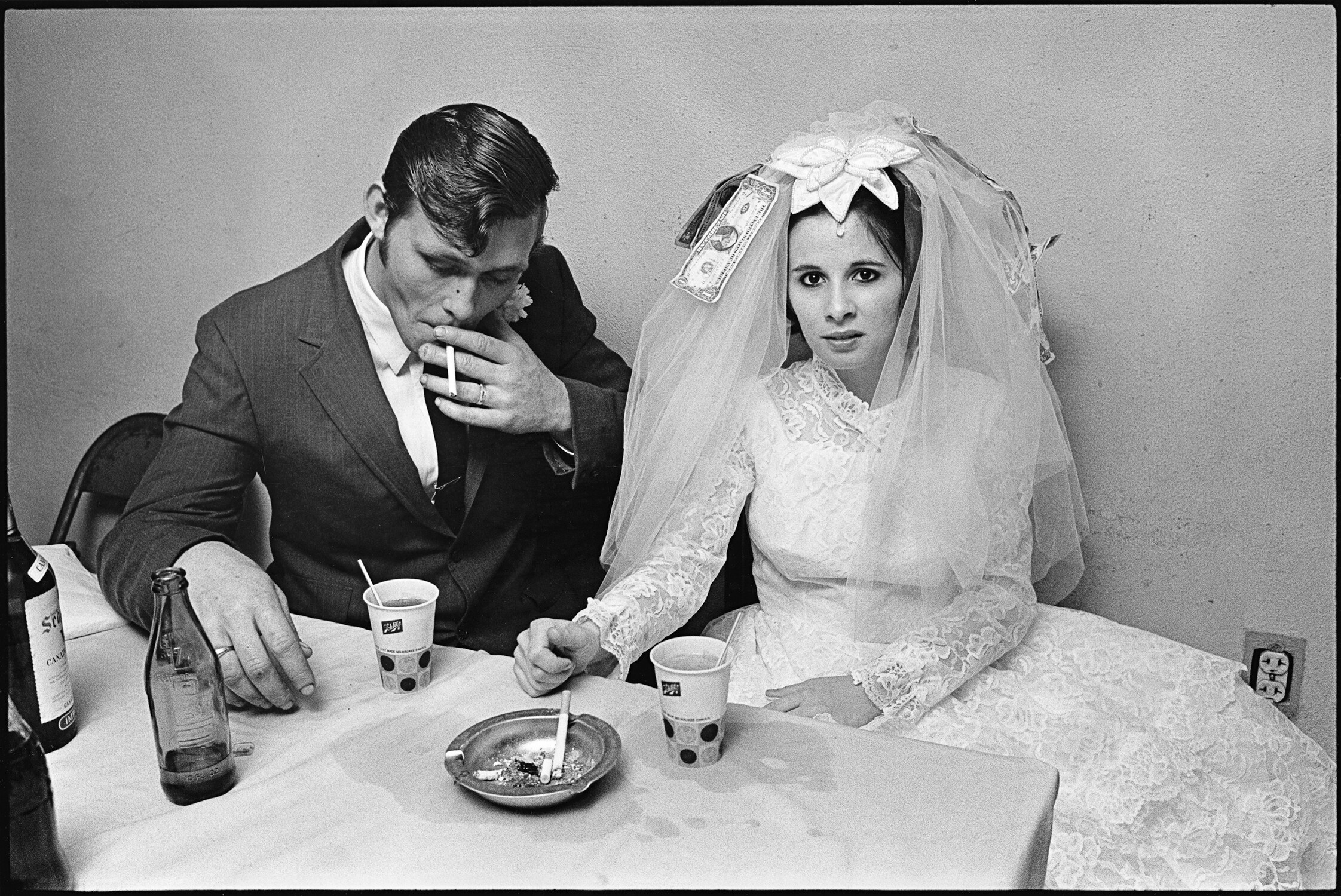 Жених и невеста, Лафейетт, Луизиана, 1972. Фотограф Мэри Эллен Марк