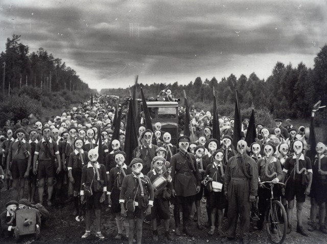 Оборона пионеров, Ленинград, 1937. Фотограф Виктор Булла