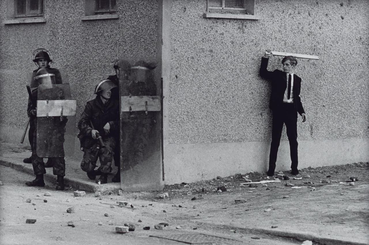 Смута, Северная Ирландия, Лондондерри, 1971. Фотограф Дон МакКаллин