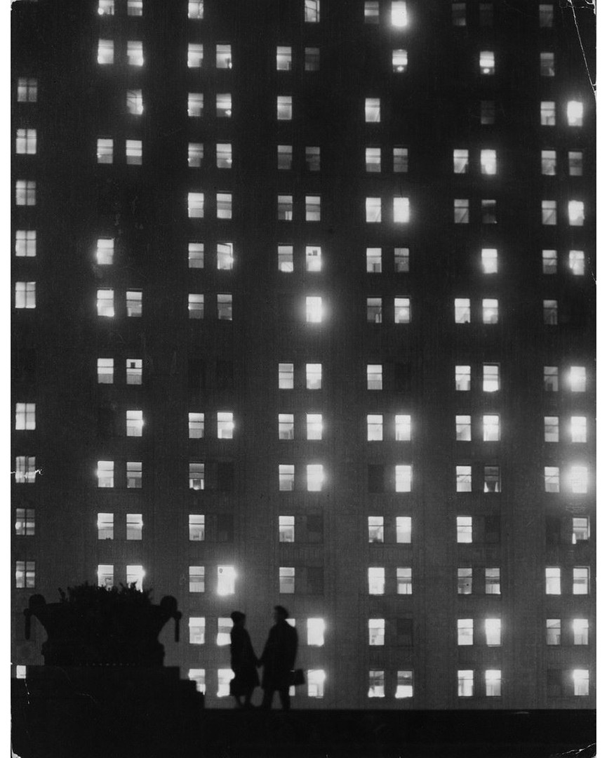 Негасимый свет. Московский университет ночью, 1964. Фотограф Всеволод Тарасевич