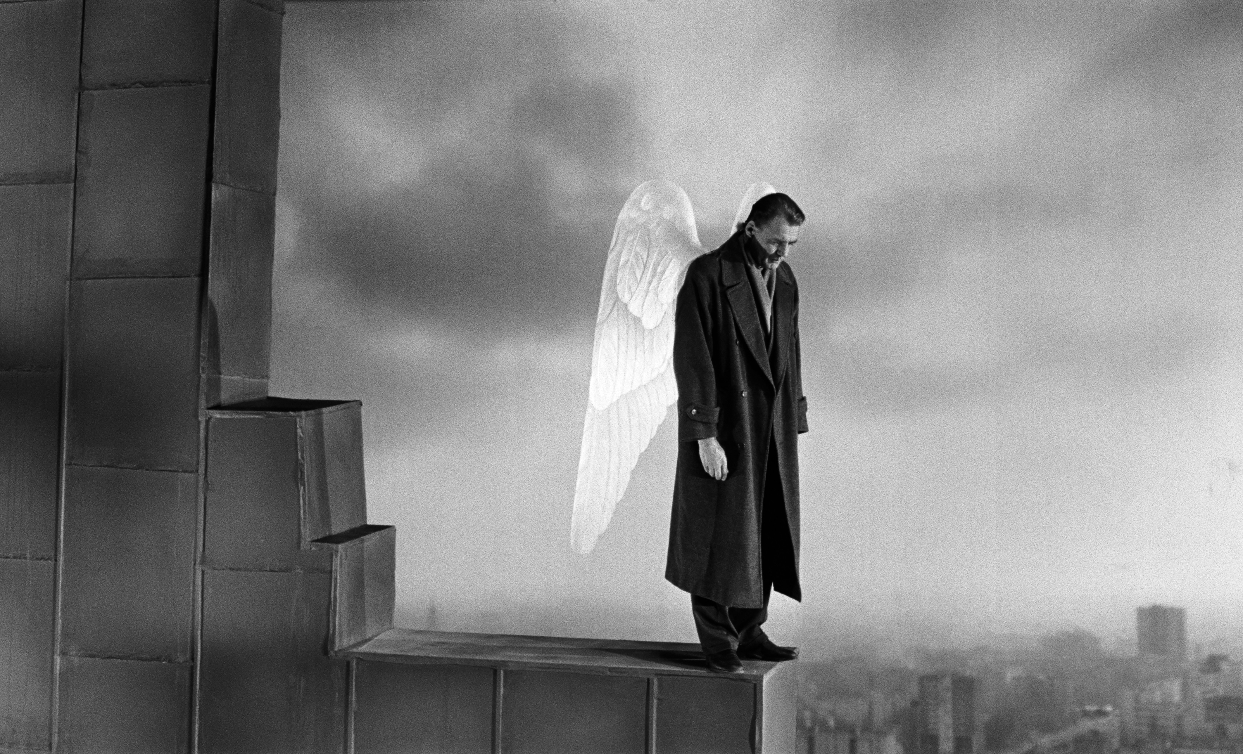 Ангел Бруно Ганц в Небе над Берлином Вима Вендерса, 1987