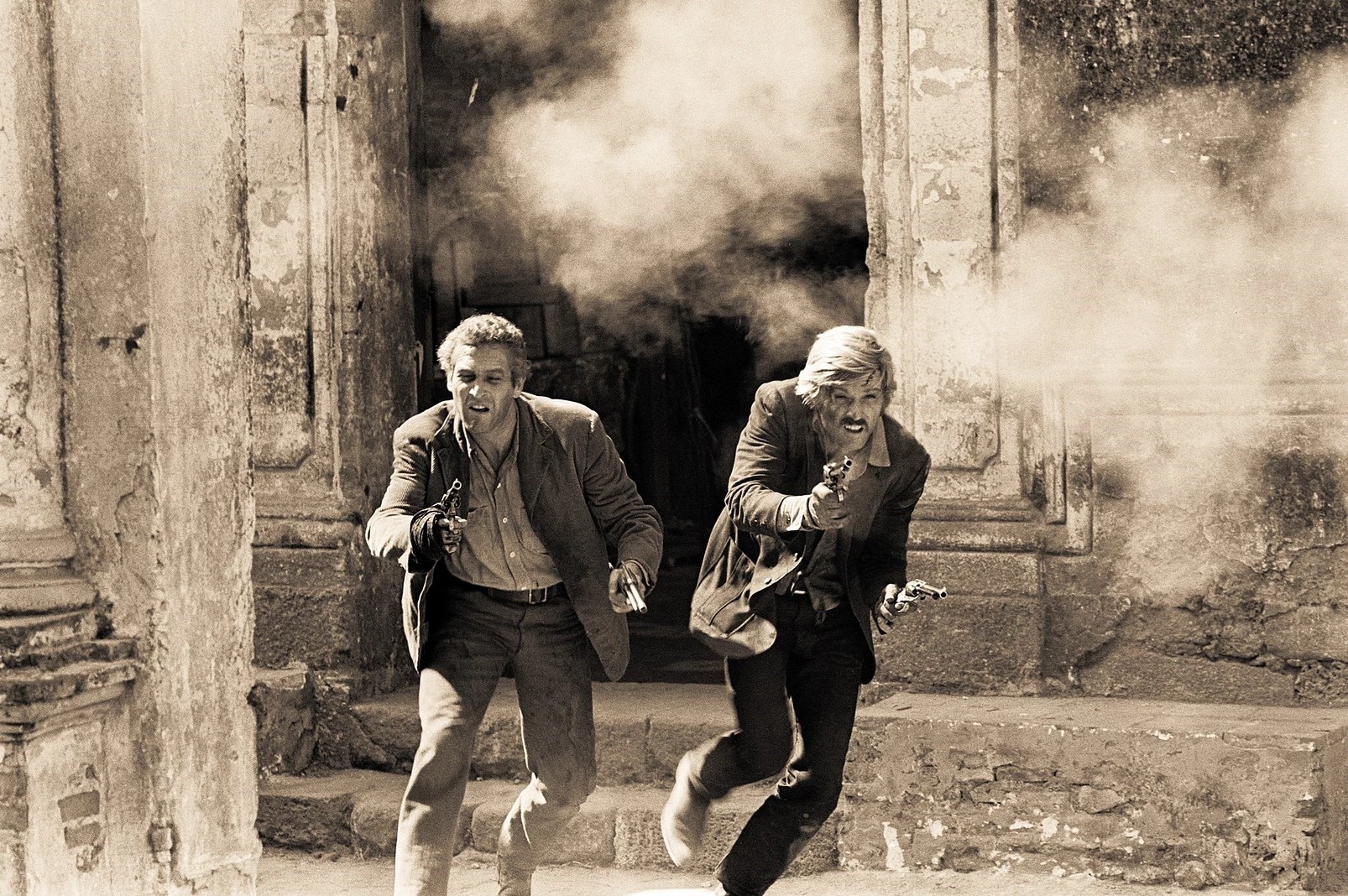 Пол Ньюман и Роберт Редфорд на съёмках вестерна Бутч Кэссиди и Сандэнс Кид. Мексика, 1969. Фотограф Лоуренс Шиллер