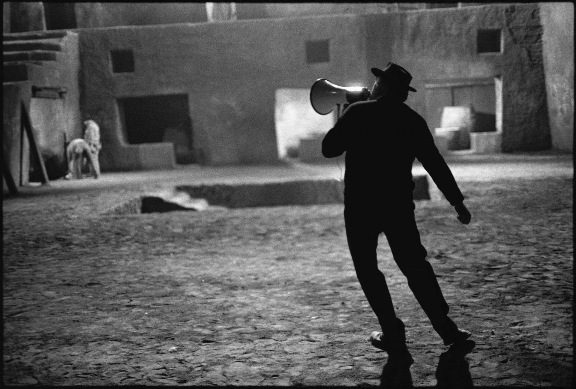 Федерико Феллини  на съёмках Сатирикона, Рим, Италия, 1969. Фотограф Мэри Эллен Марк