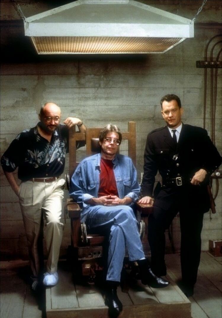 Режиссёр Фрэнк Дарабонт, Стивен Кинг и Том Хэнкс на съёмках фильма Зелёная миля, 1999