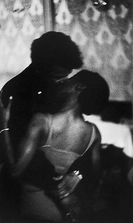 «Besame mucho». Гарлем, 1950. Фотограф Джей Мейзел