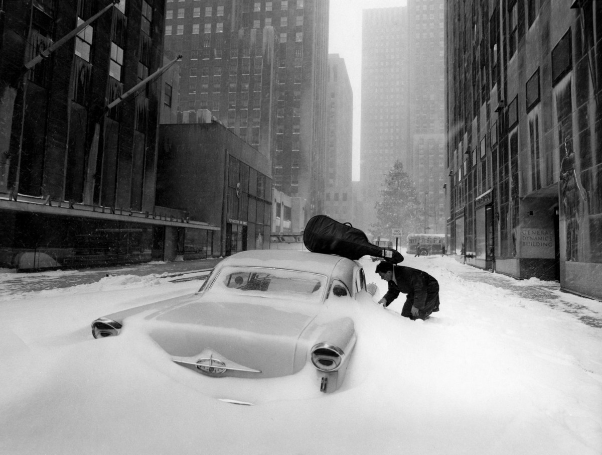 Сугробы Манхэттена, Нью-Йорк, 1960. Фотограф Робер Дуано