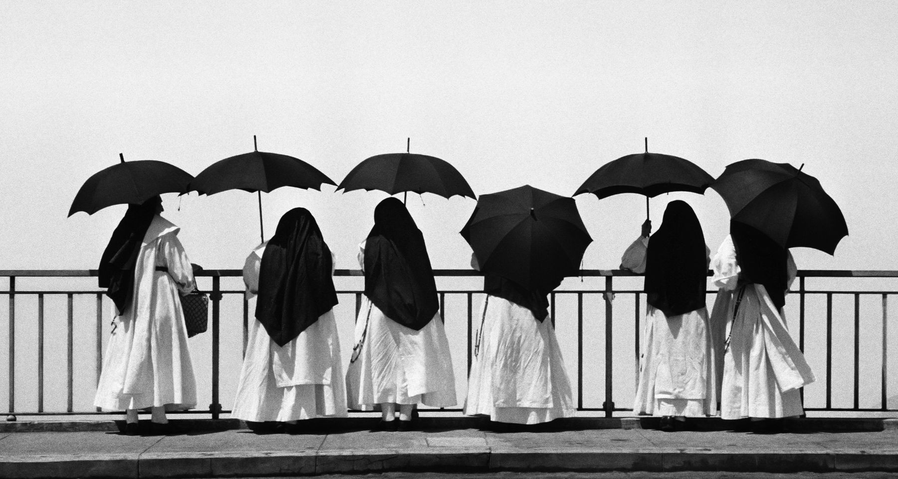 Монахини, Рио, 1955. Фотограф Ормонд Джильи — Чёрно-белое настроение / Камералабс