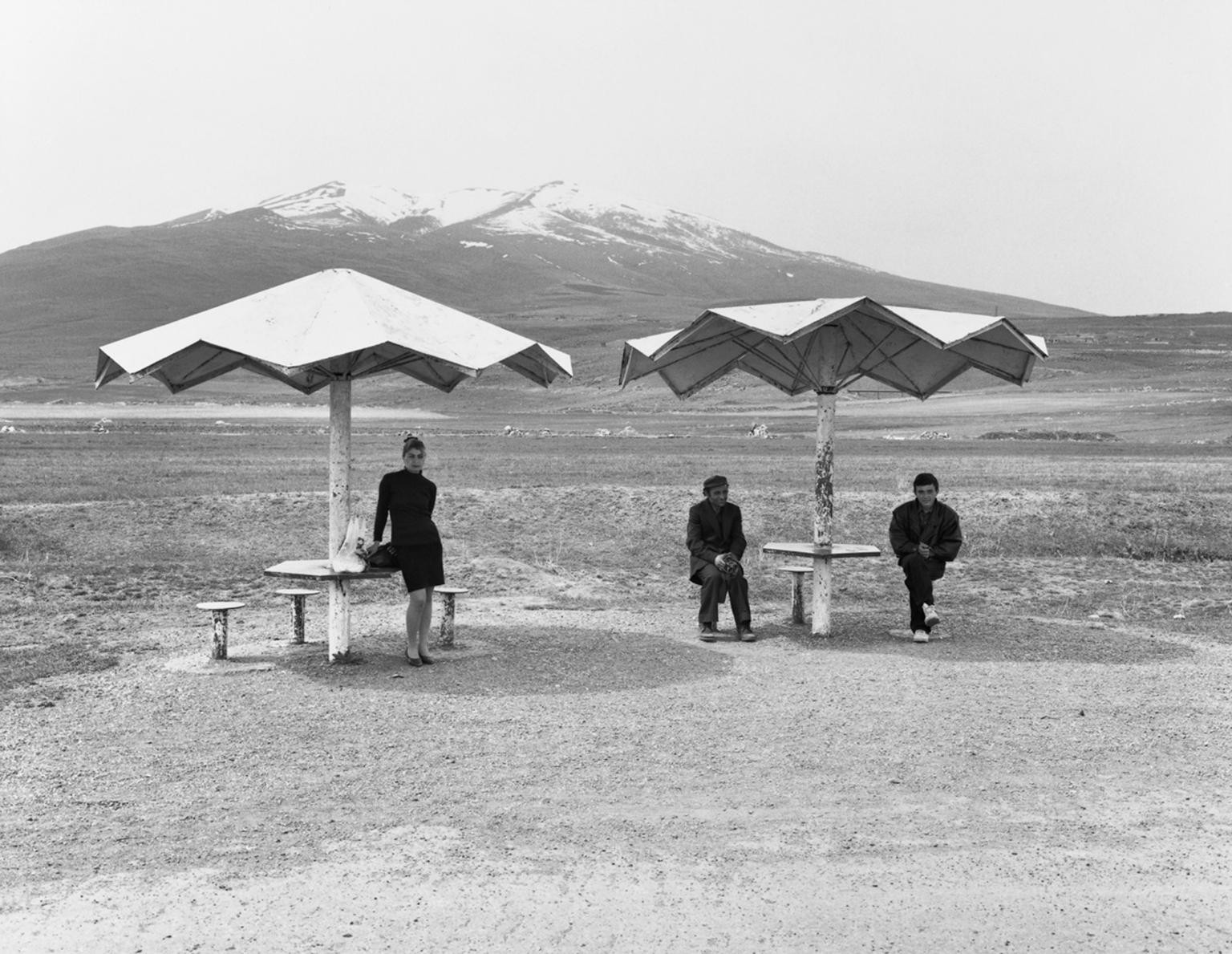 Из серии Автобусные остановки Армении, 1997-2011. Фотограф Урсула Шульц-Дорнбург