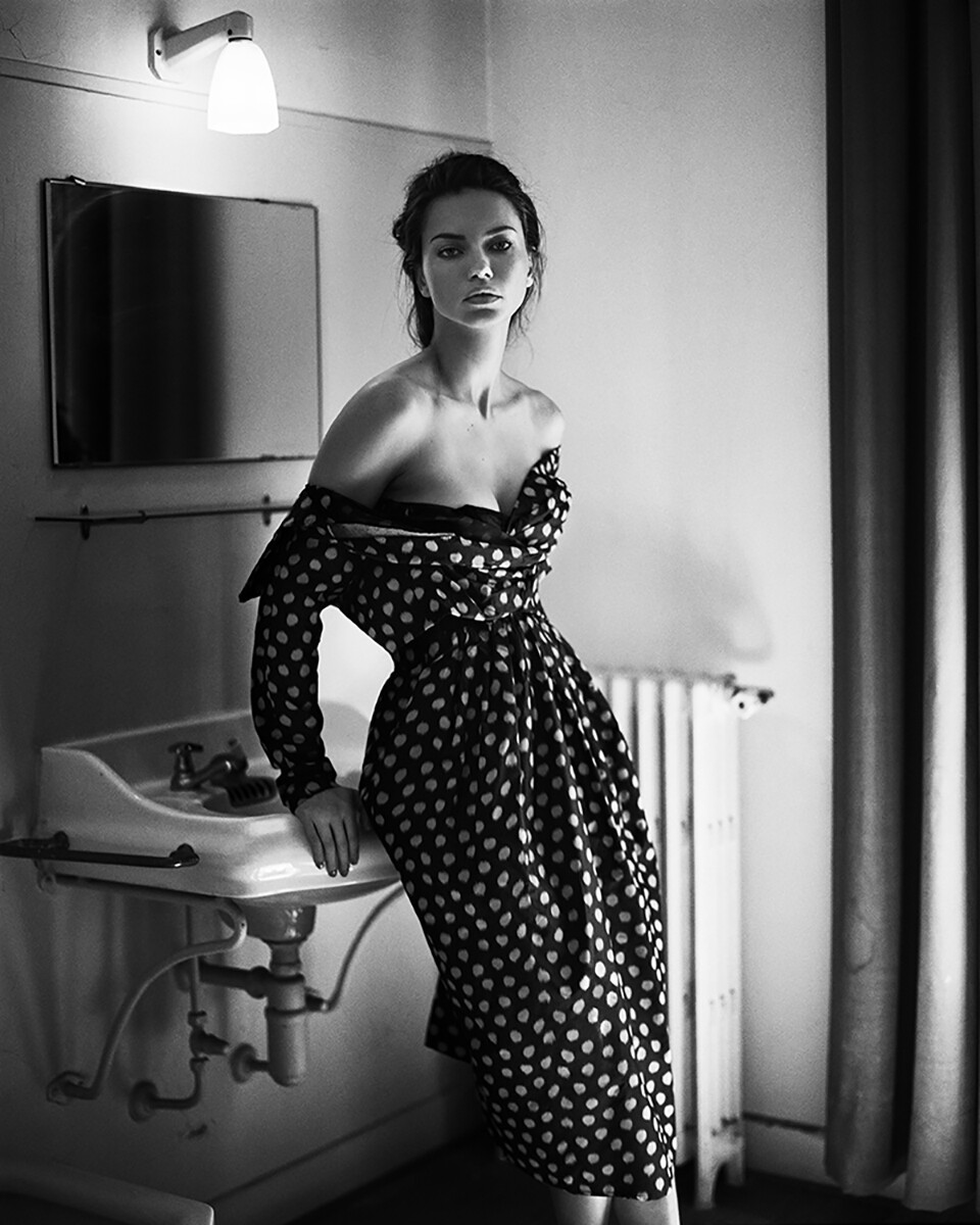 Адриана Лима для Harper’s Bazaar, 2017. Фотограф Винсент Питерс