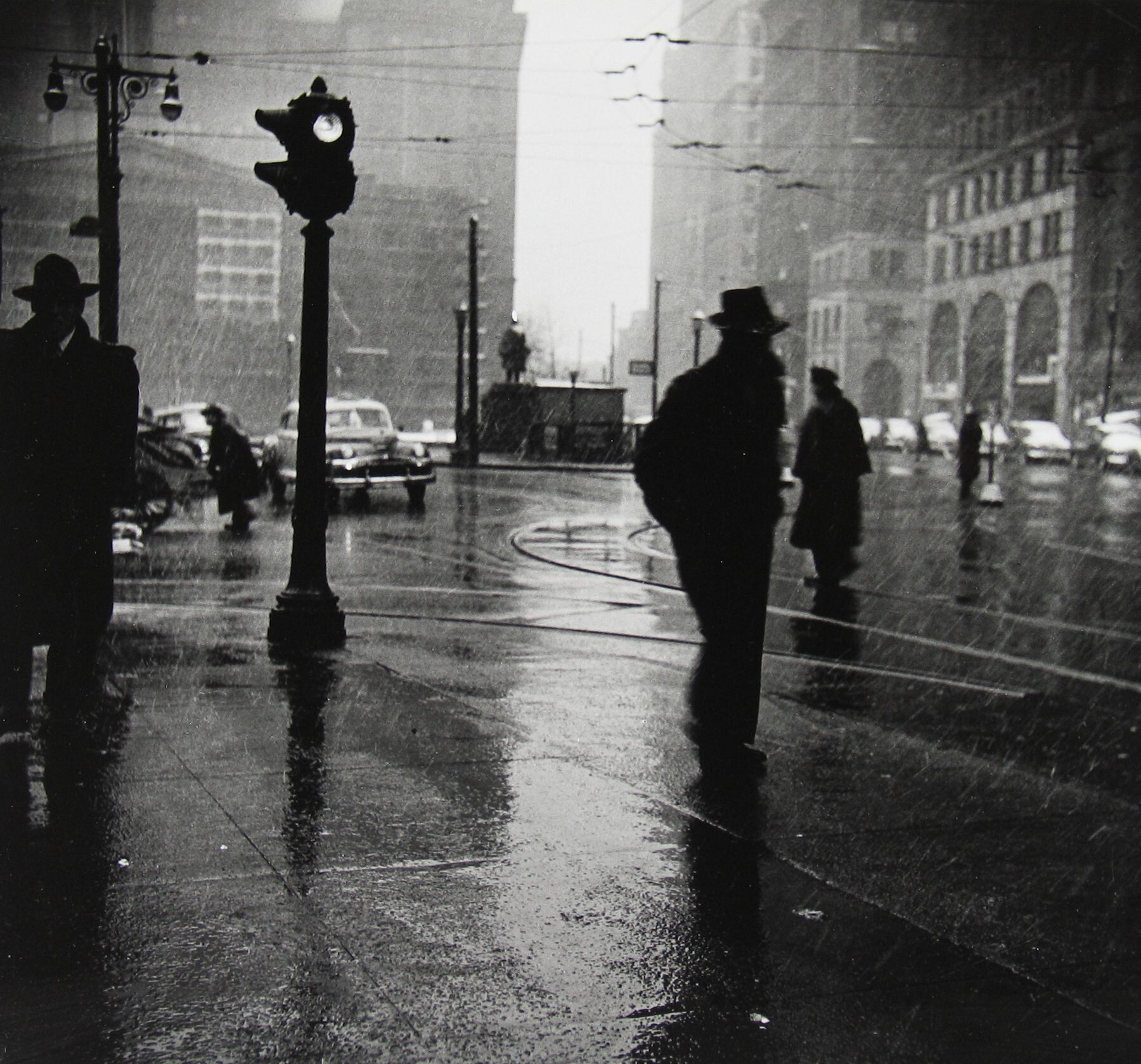 Дождь, 1945. Фотограф Артур Лейпциг