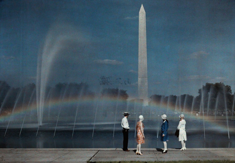 Монумент Вашингтону, 1935. Автохром, фотограф Джейкоб Дж. Гейер