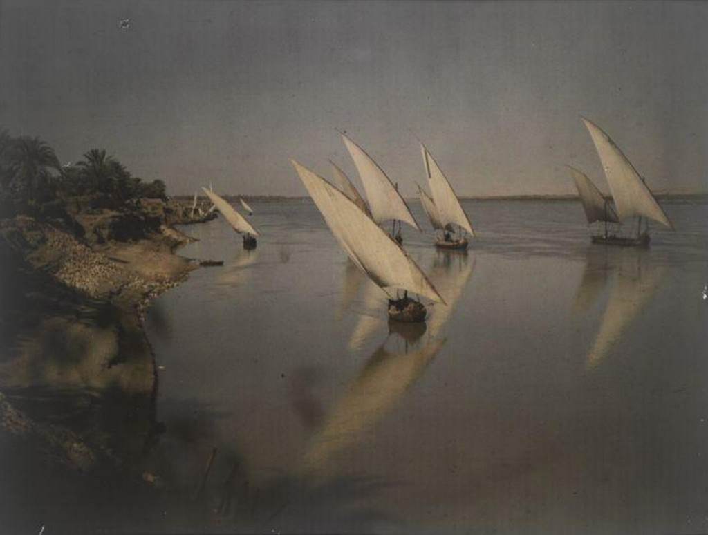 Парусные лодки. Луксор, река Нил, Египет, 1914. Автохром, фотограф Хелен Мессингер Мердок