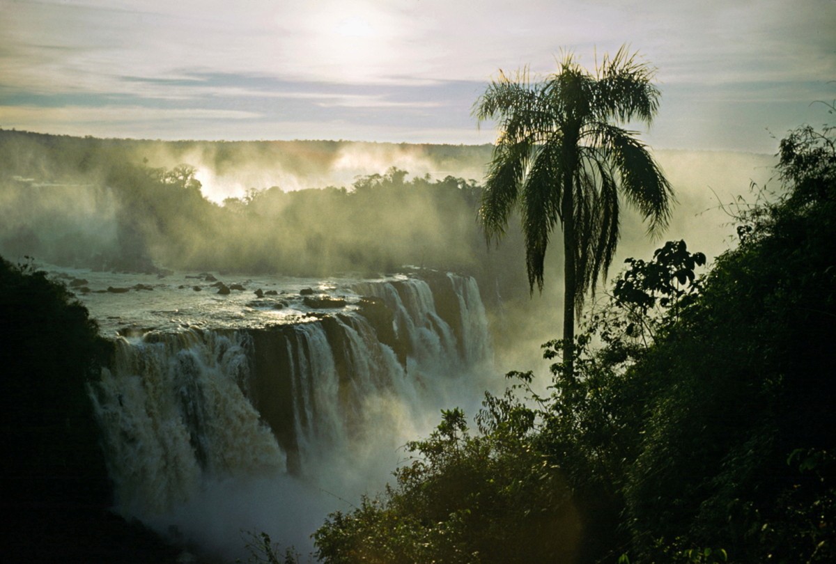 Водопады Игуасу, Бразилия – Аргентина, 1960. Автор Мартин Карплус