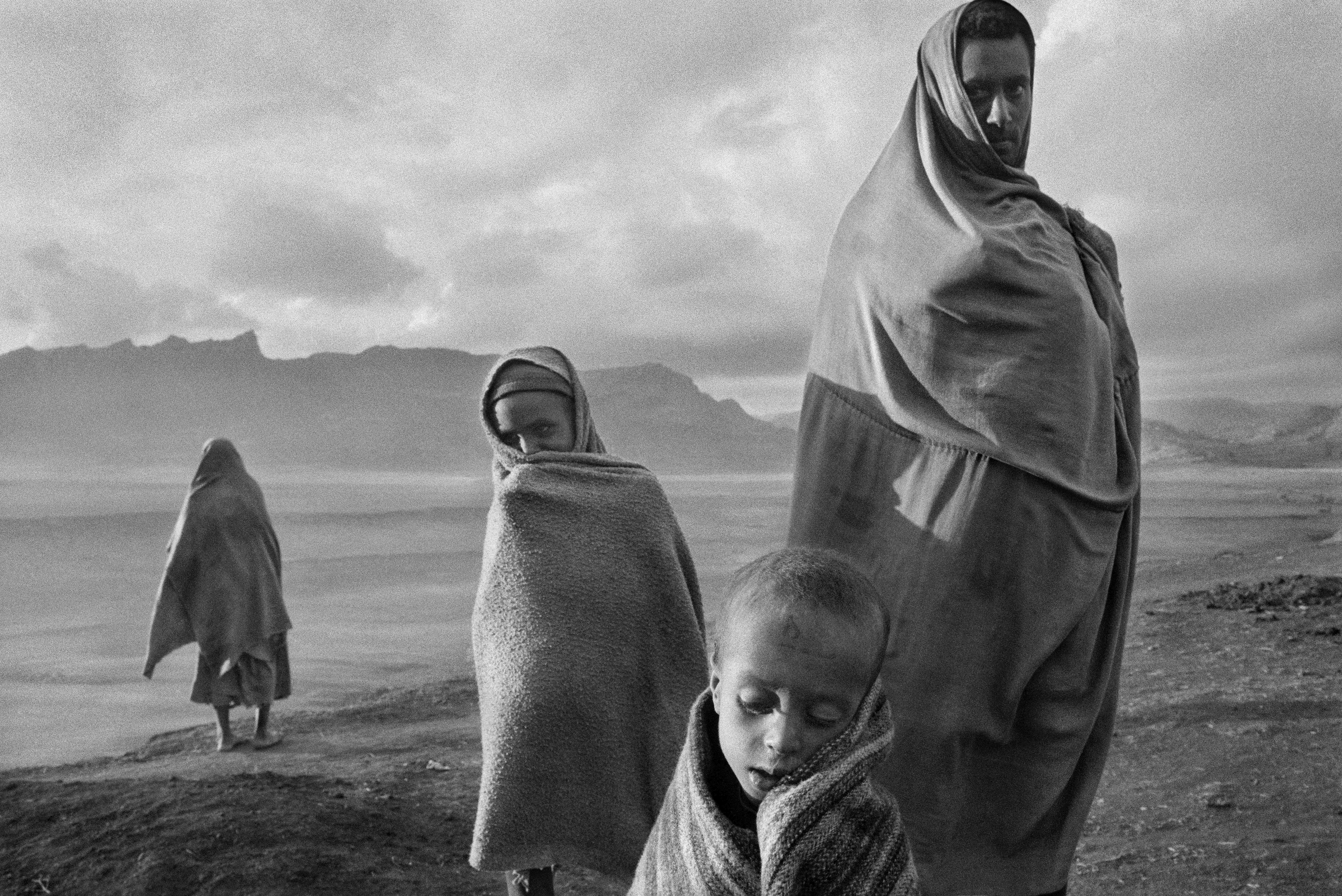 Беженцы в лагере, Эфиопия, 1984. Автор Себастьян Сальгадо
