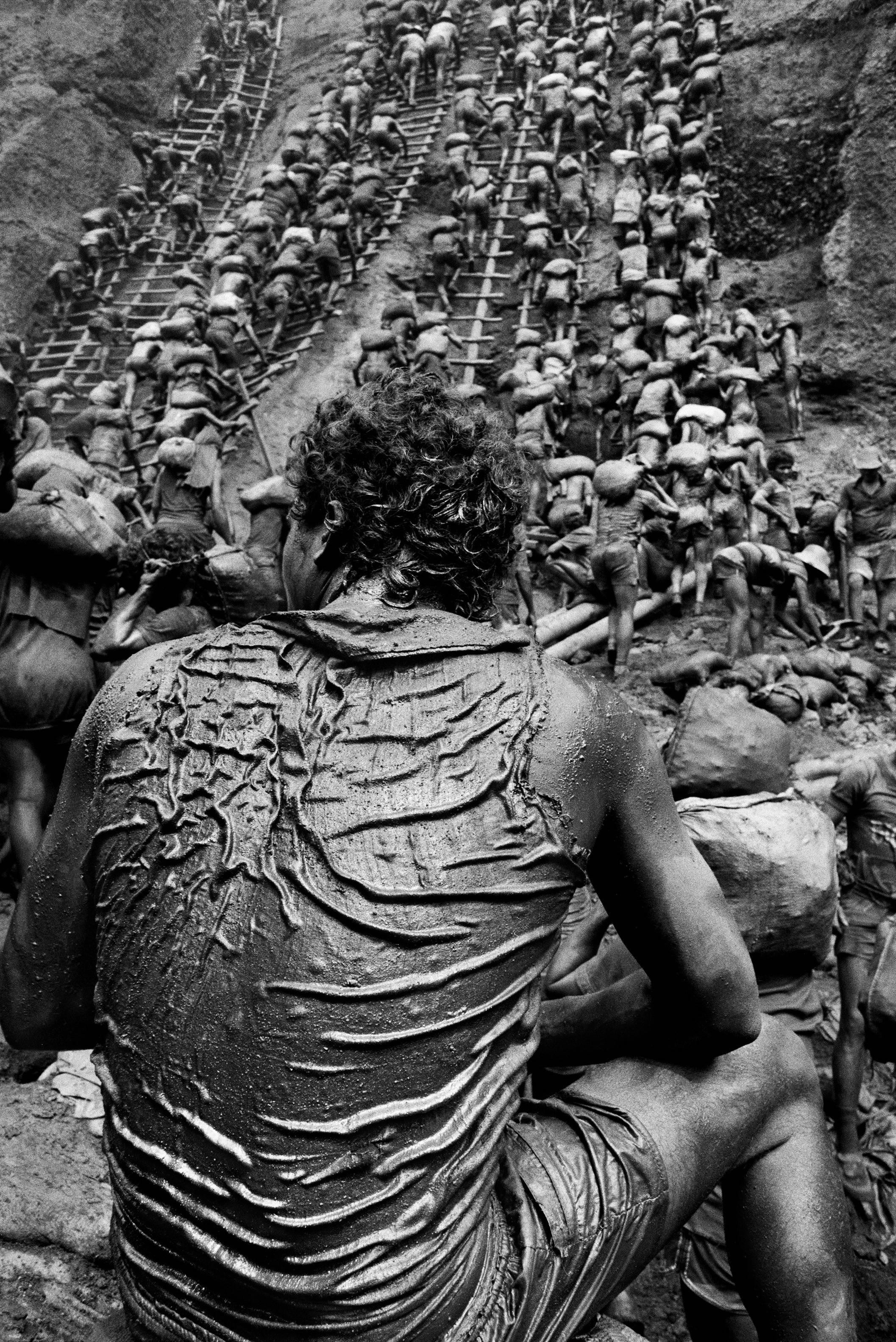 Открытый золотой рудник Серра Пелада, Бразилия, 1986. Автор Себастьян Сальгадо