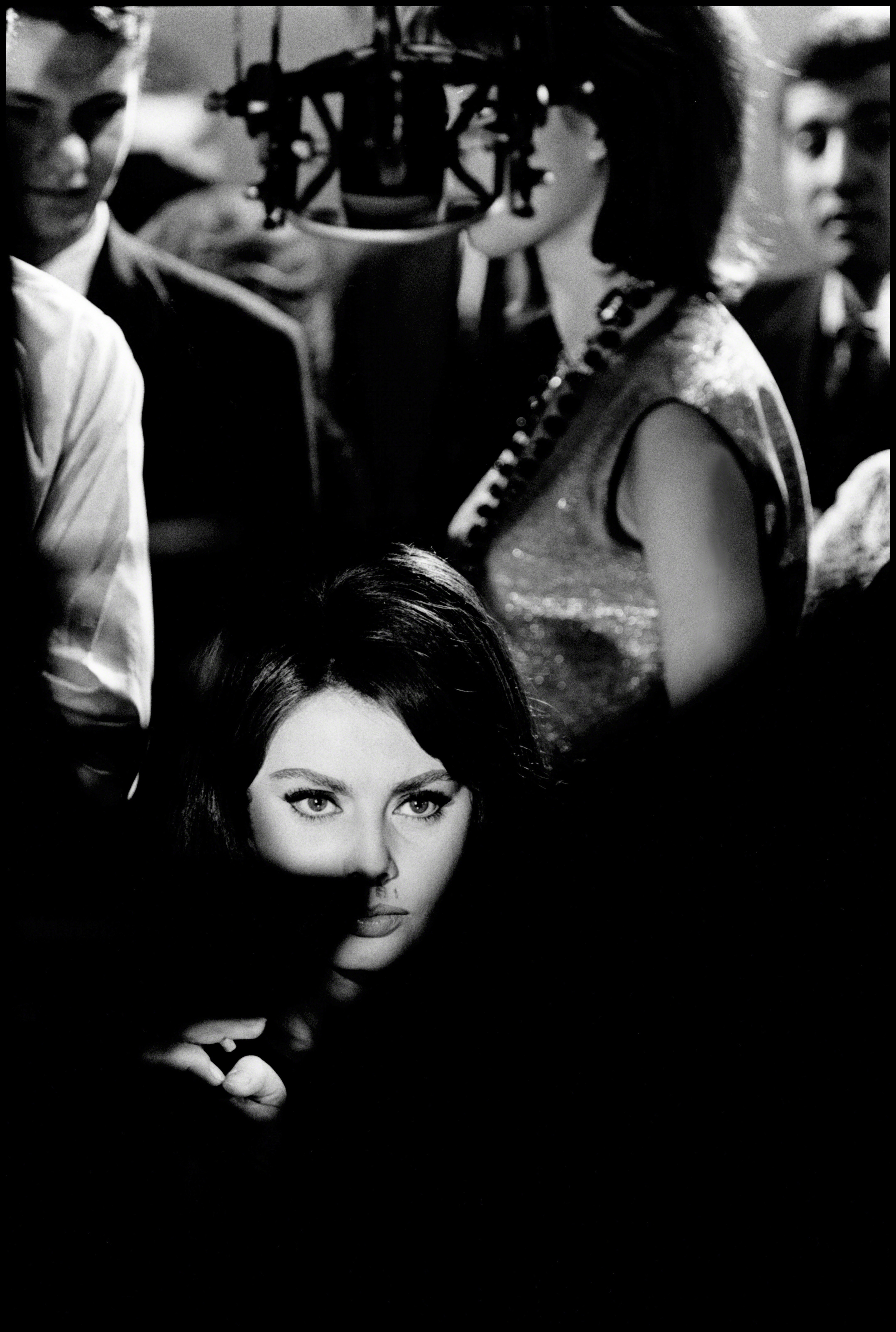 Софи Лорен на съёмках фильма Пять миль до полуночи, 1962. Автор Эллиотт Эрвитт
