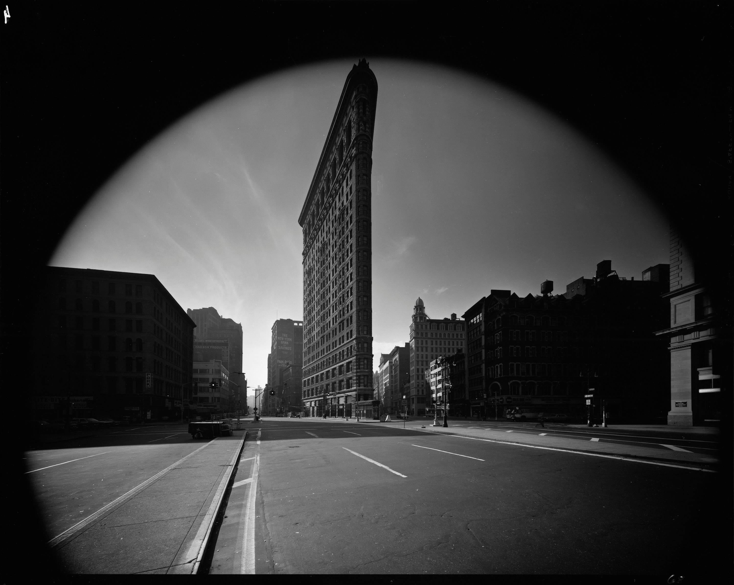 Флэтайрон-билдинг, Нью-Йорк, США, 1969. Автор Эллиотт Эрвитт