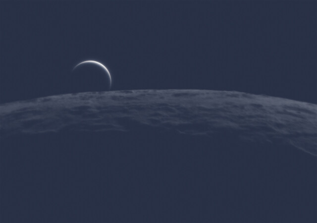1 место в категории Наша Луна, 2021. Скалистый горизонт Луны увенчан полумесяцем Венеры. Автор Николя Лефодо