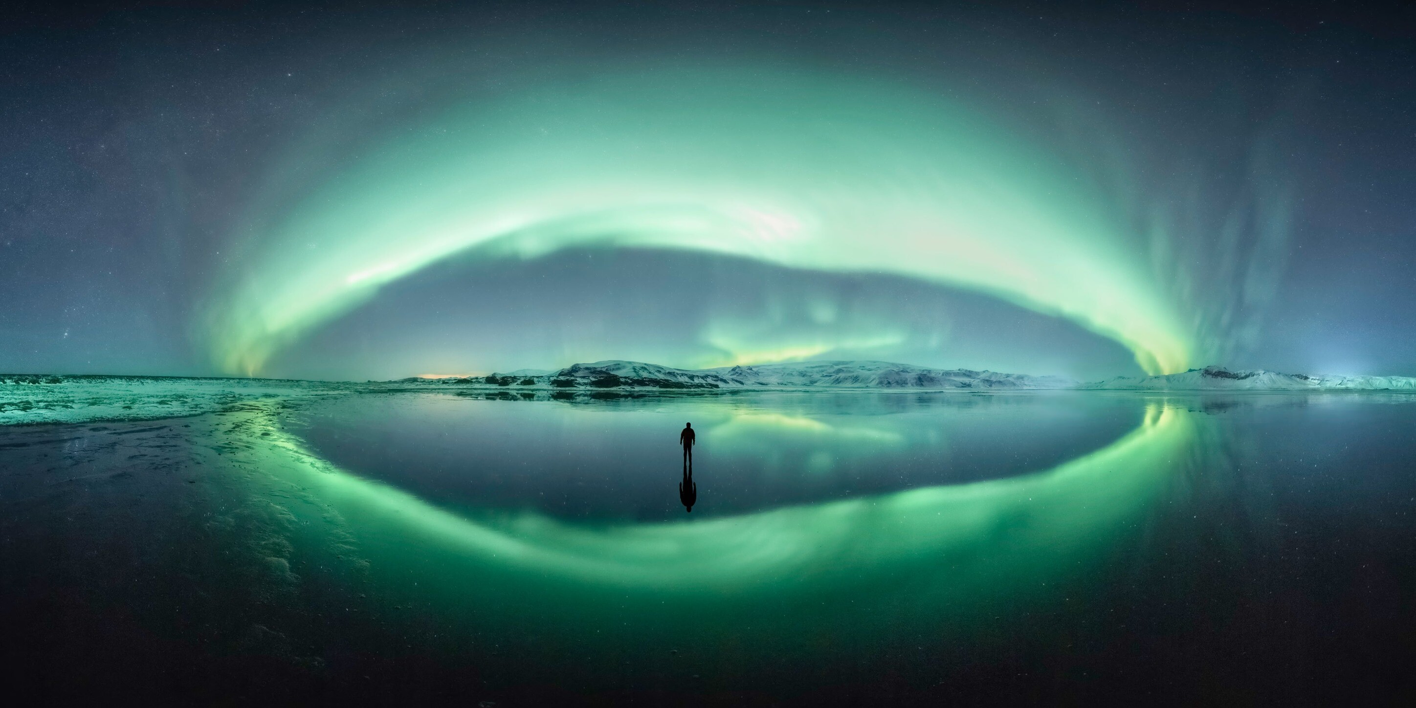 Финалист в категории «Полярное сияние», 2021. Исландский вихрь. Вик, Исландия. Автор Ларрин Рей