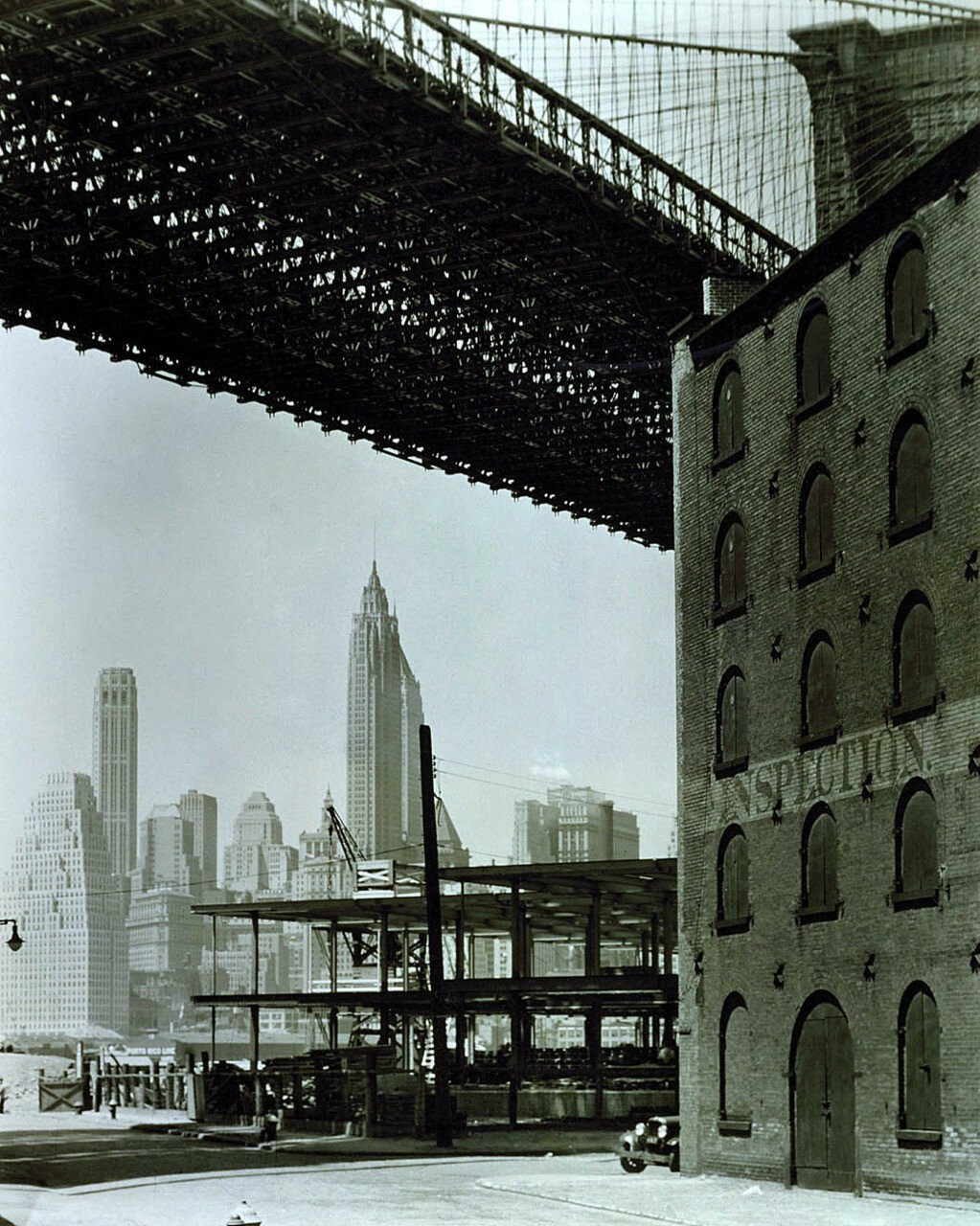 Бруклинский мост, Уотер-стрит и Док-стрит, Бруклин, 1936. Автор Беренис Эббот