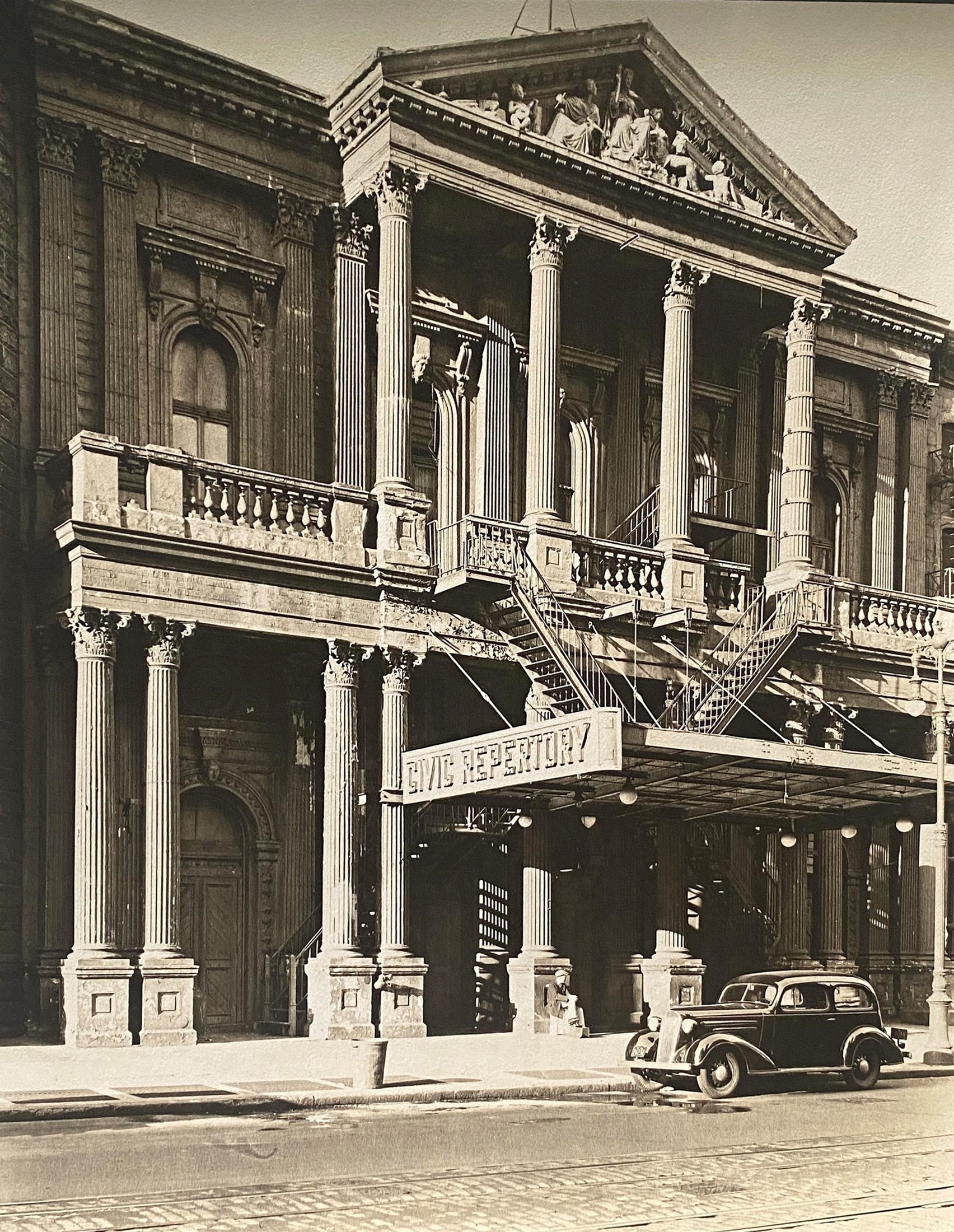 Гражданский репертуарный театр, Западная 14-я улица, Манхэттен, 2 июля 1936. Автор Беренис Эббот