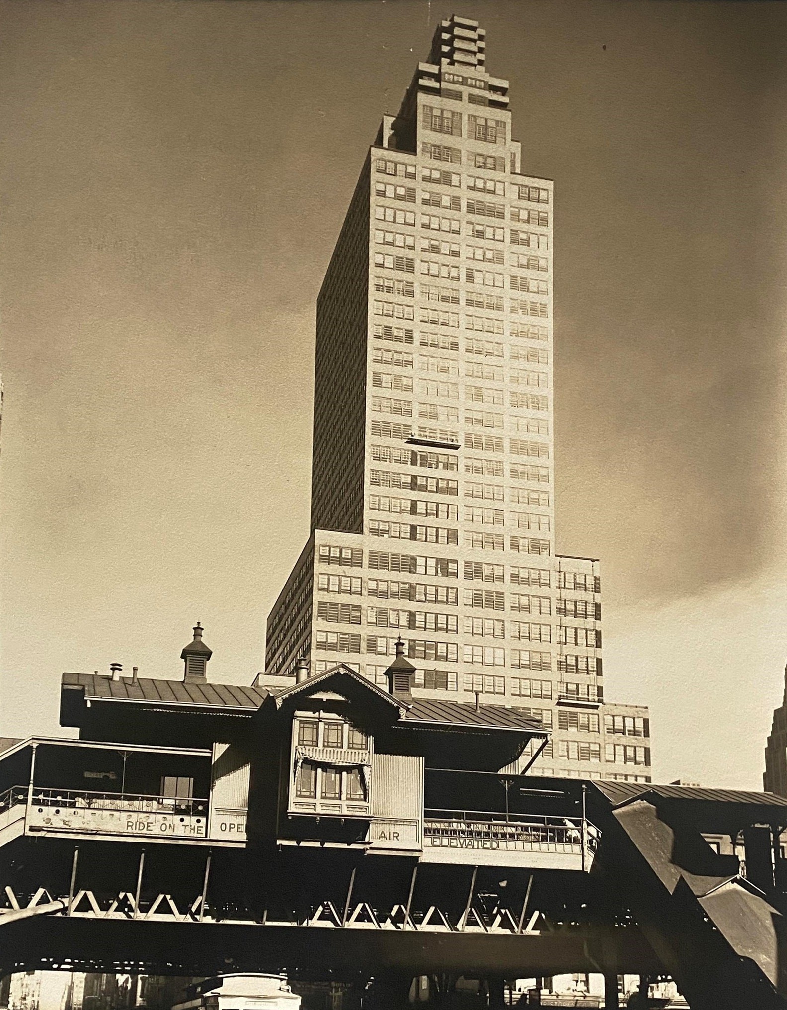 Здание МакГроу-Хилл, Манхэттен, 1936. Автор Беренис Эббот