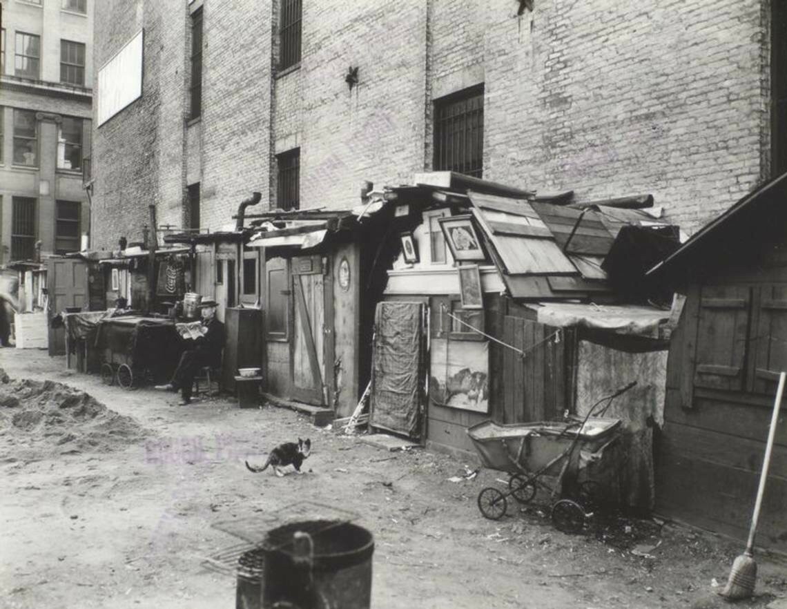 Лачуги бездомных, 1930-е. Автор Беренис Эббот
