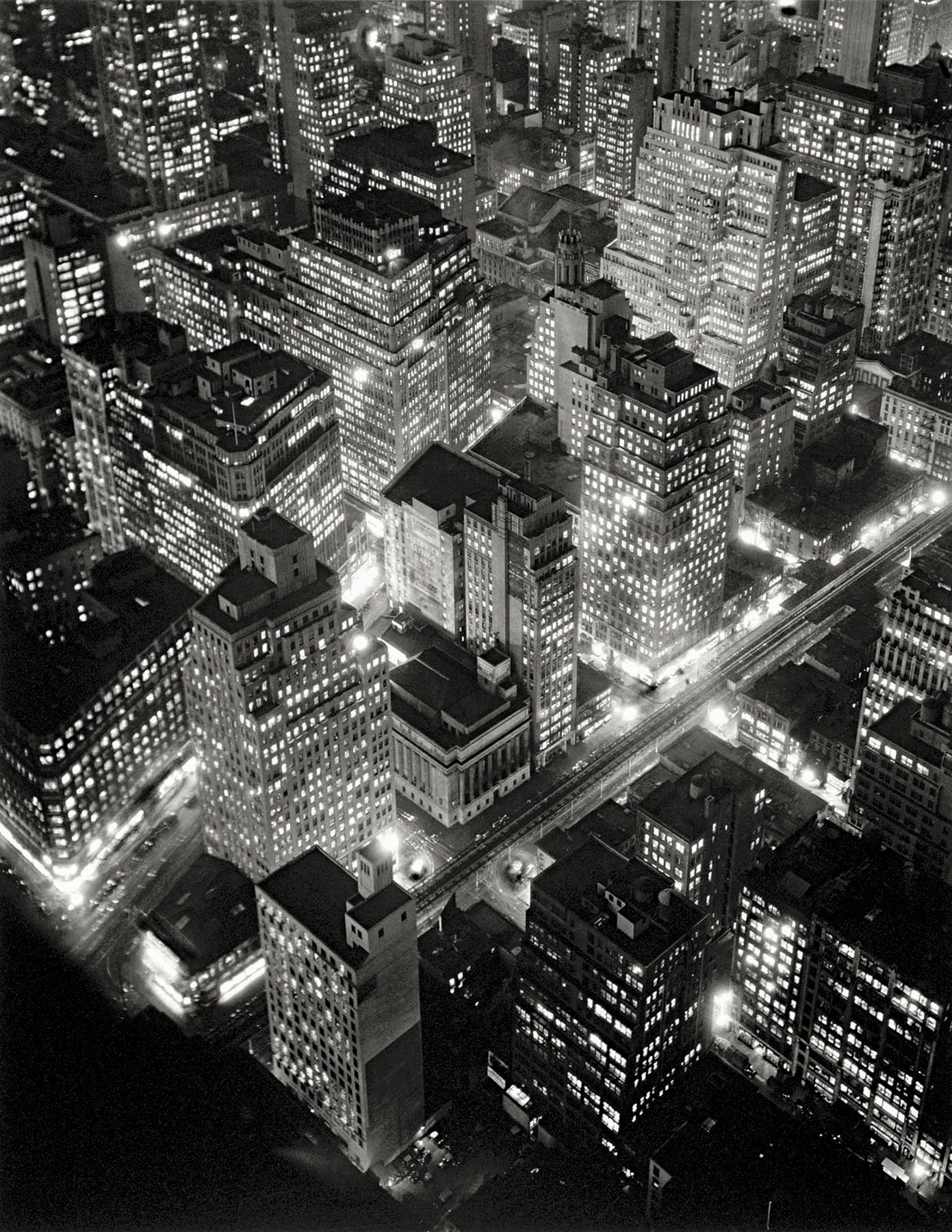 Нью-Йорк ночью, 1932. Автор Беренис Эббот