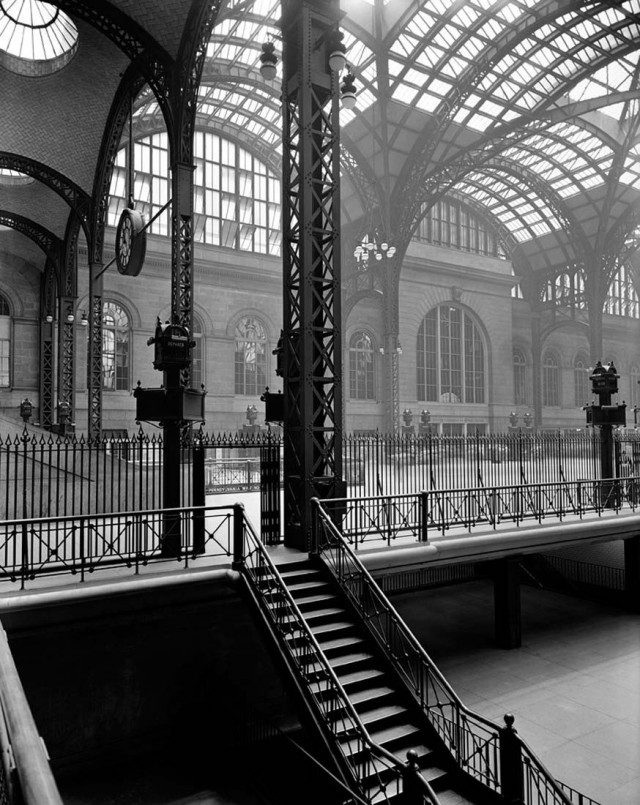 Пенсильванский вокзал, 1936. Автор Беренис Эббот