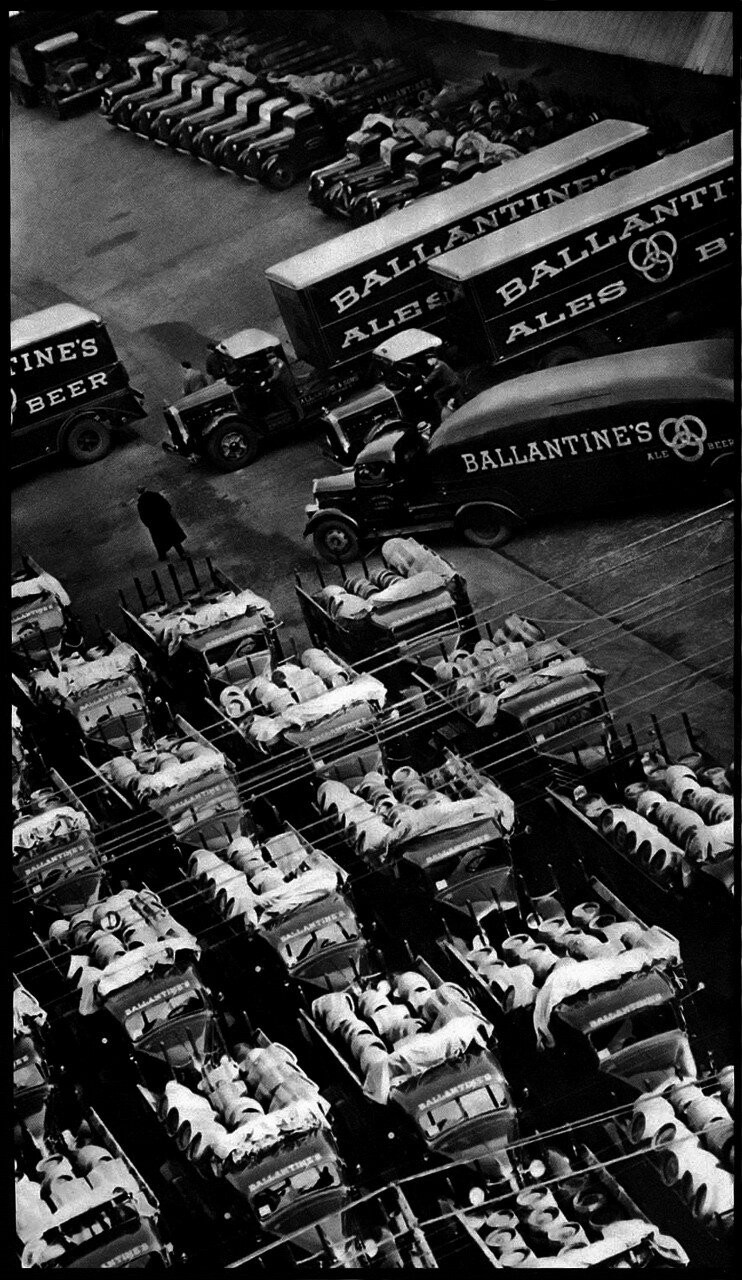 Пивоварня Ballantines, 1938. Автор Беренис Эббот