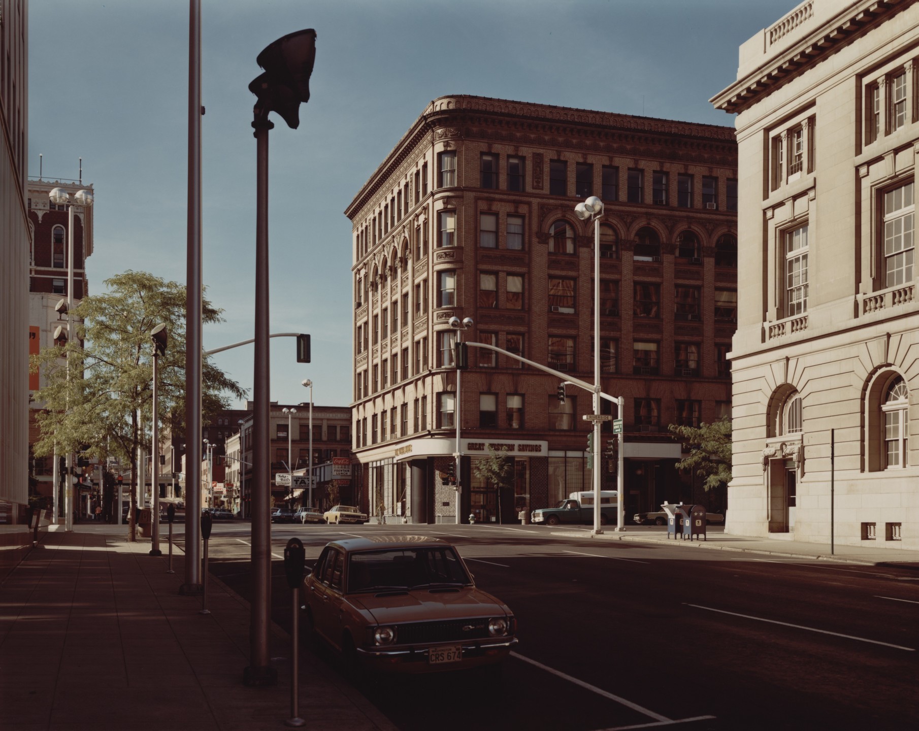 Линкольн-стрит и Риверсайд-стрит, Спокан, Вашингтон, 1974. Автор Стивен Шор