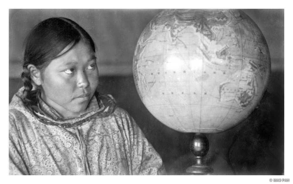 Ученица Альпырахтын (поселок Наукан). Эскимосы азиатские, Чукотский автономный округ, 1927