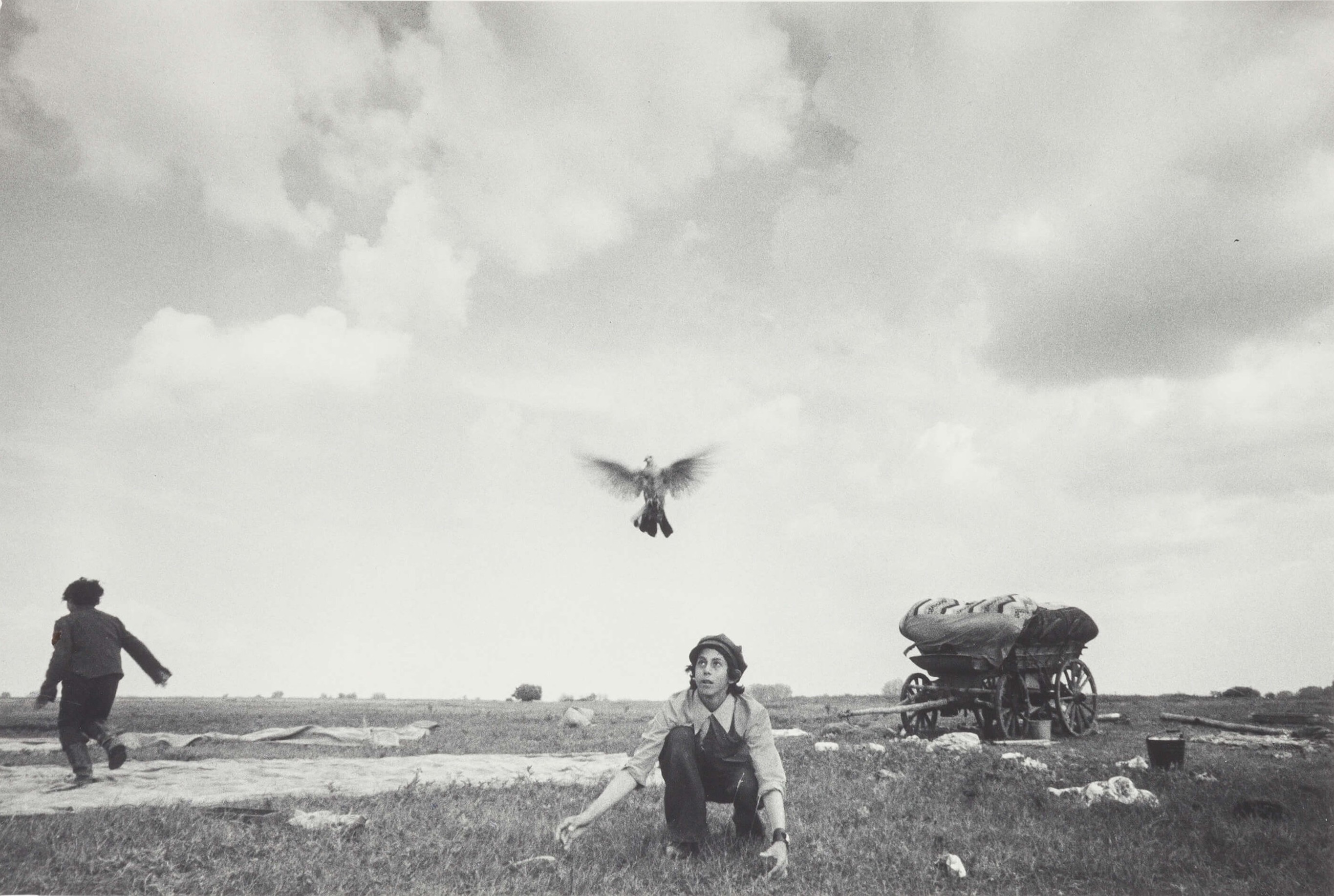 Мальчик с голубем, Уральск, 1979. Фотограф Ляля Кузнецова