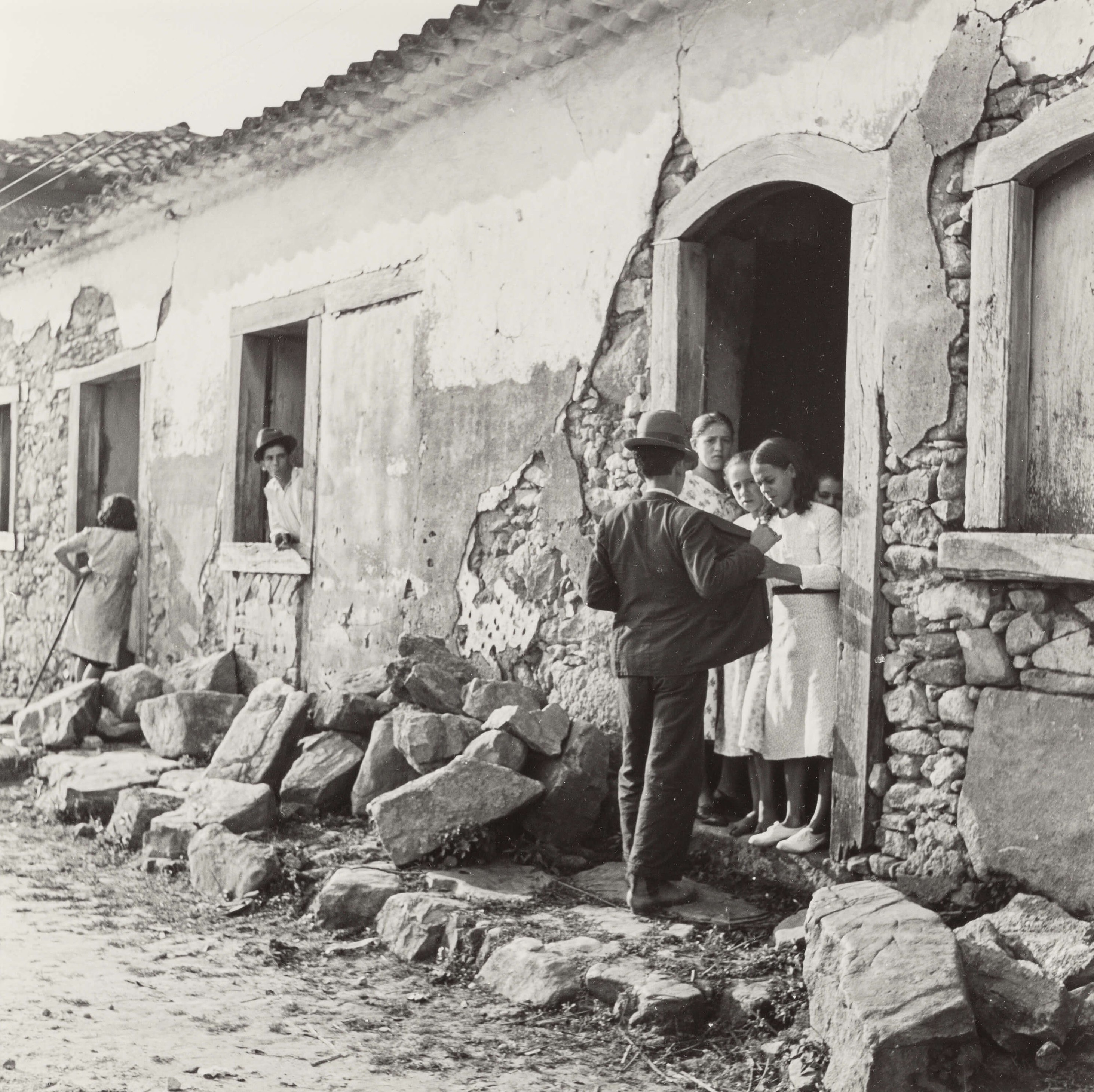 Уличная сцена в деревне, 1942. Фотограф Женевьева Нейлор