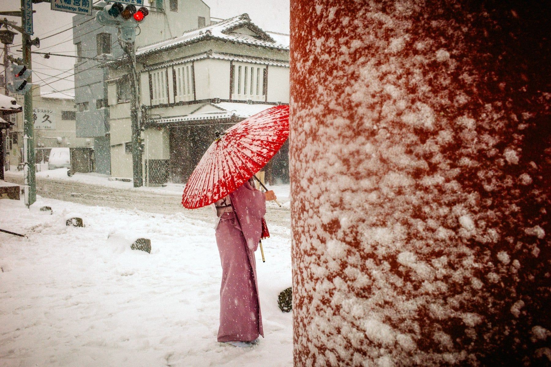 Фотография из проекта Здесь кое-что:  философский поиск необычных моментов в повседневной жизни. Япония. Фотограф Шина Ногучи — Восточный минимализм в фотографии: красота и сила простоты / Камералабс
