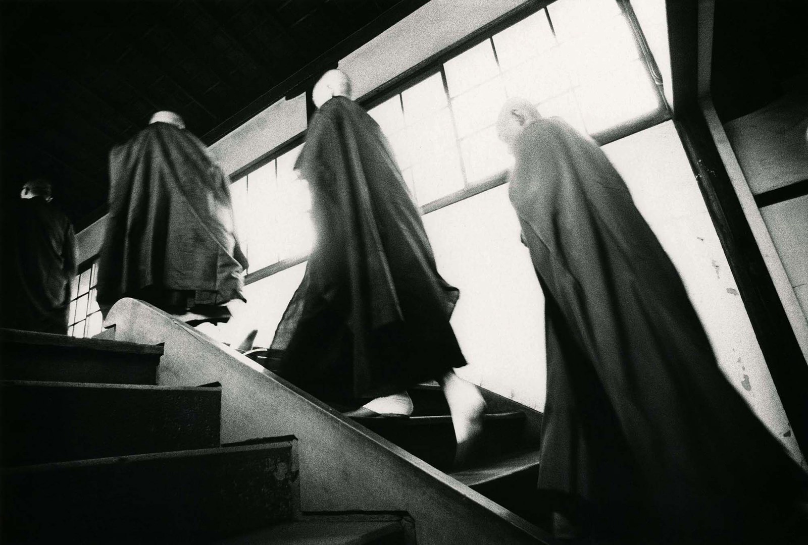 Монахи. Япония. Фотограф Икко Нарахара (Ikko Narahara) — Восточный минимализм в фотографии: красота и сила простоты / Камералабс