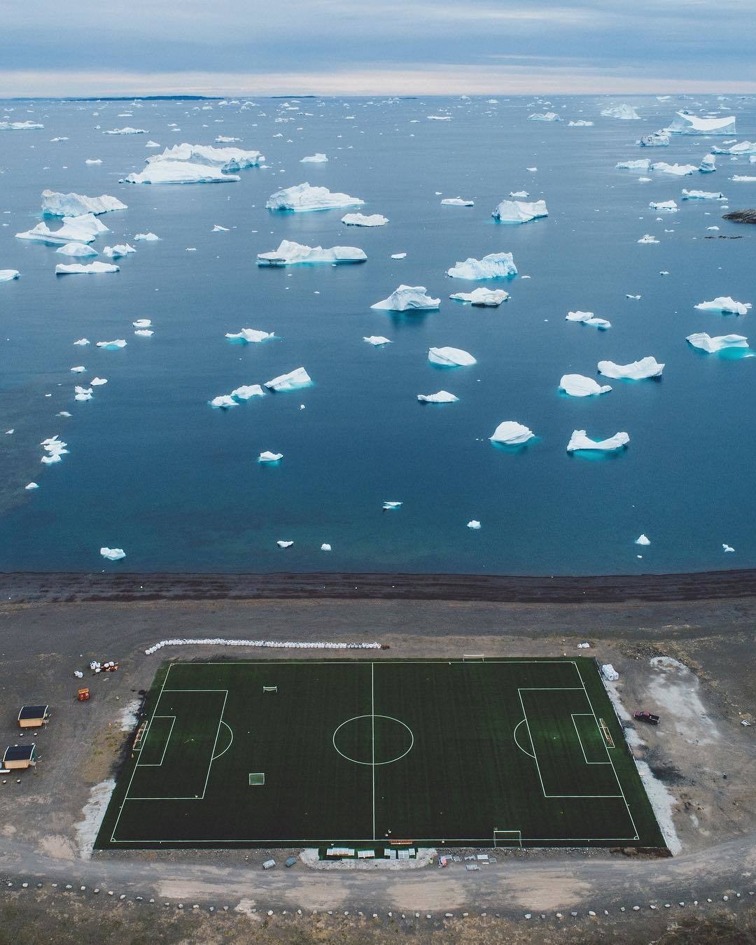 Футбольное поле в Исландии