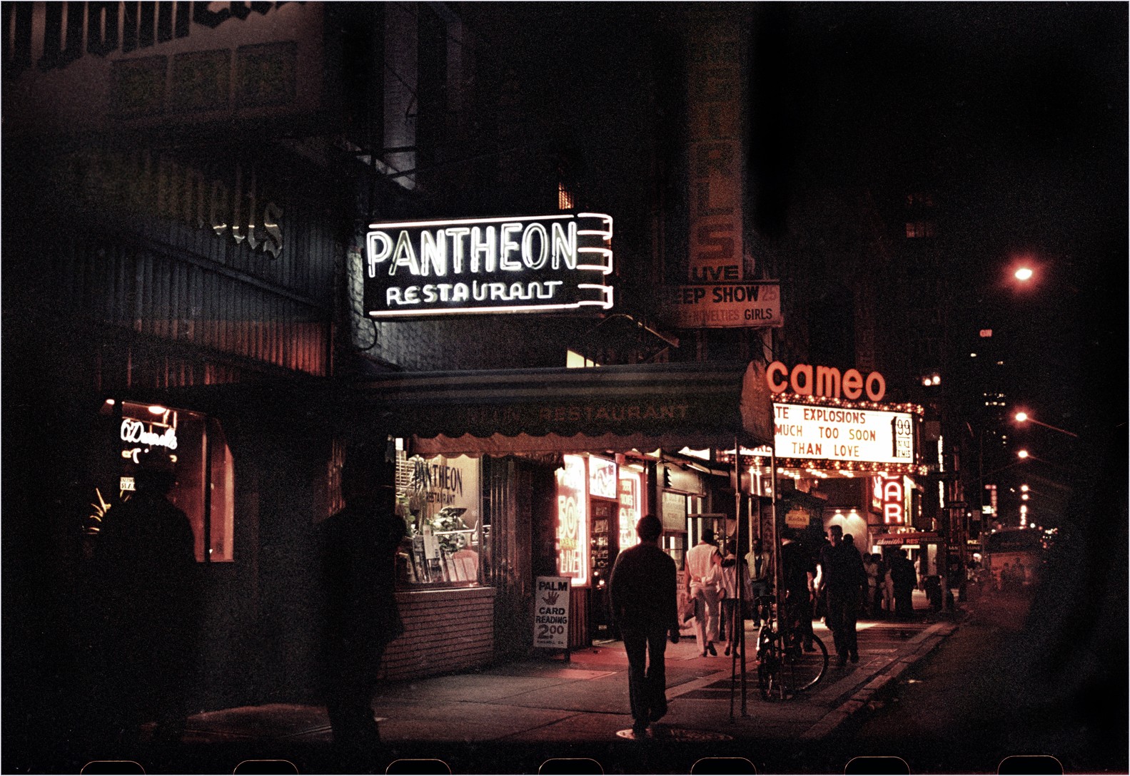 Восьмая авеню ночью, Нью-Йорк, 1985. Фотограф Мэтт Вебер