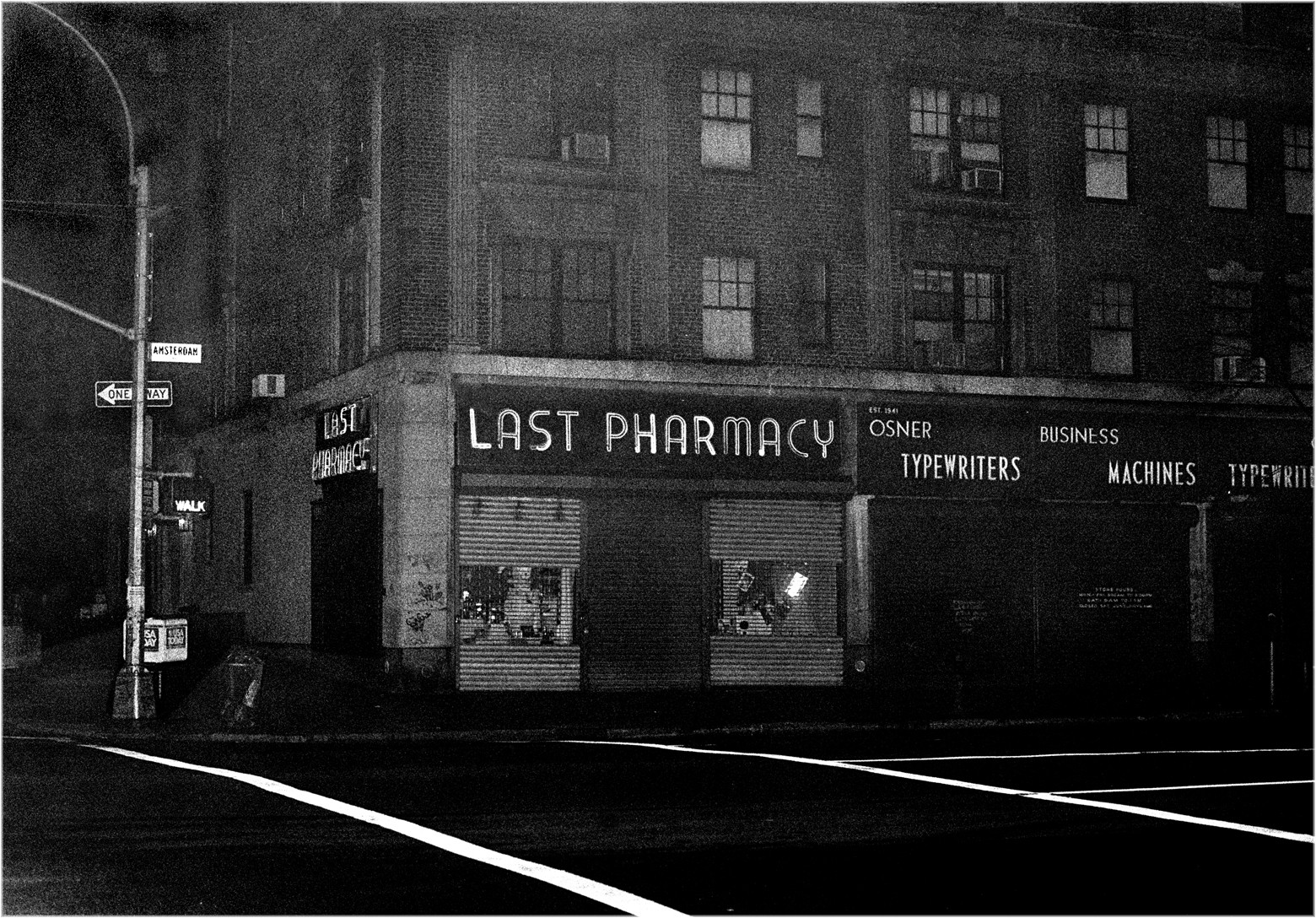 Последняя аптека, Нью-Йорк, 1985. Фотограф Мэтт Вебер
